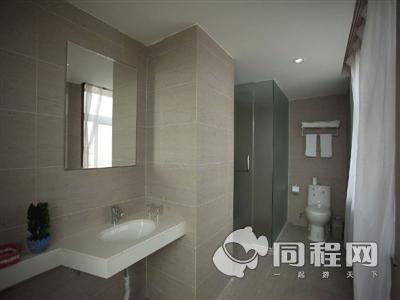 北京速8酒店（前门虎坊路）图片商务双床房卫生间