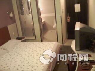 上海莫泰168连锁酒店（松江松卫北路店）图片大床/床[由小妮1989提供]