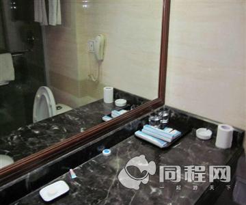 上海艾尔商务大酒店图片客房/卫浴[由1356681****提供]