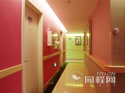 上海易佰连锁旅店（虹口足球场店）图片走廊