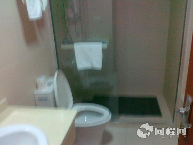 南京仟家客福商务酒店图片大床房浴室[由Acoustic提供]