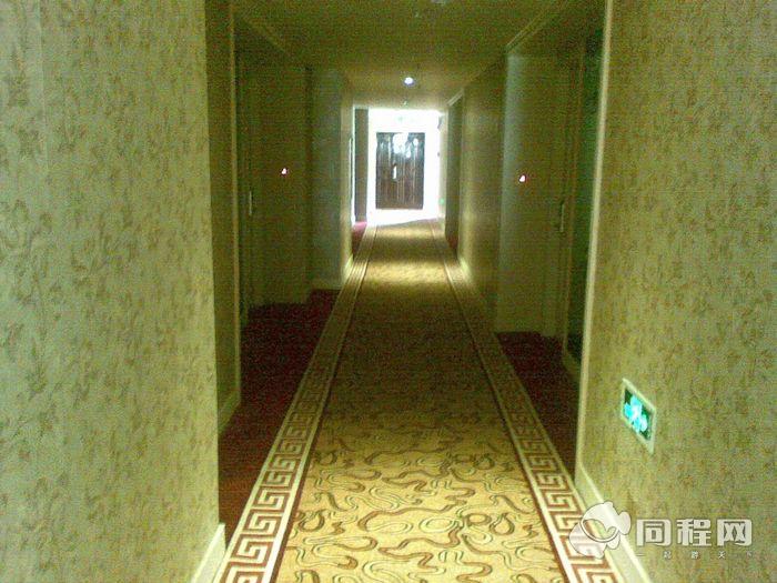 嘉兴宇城商务酒店图片走廊[由18857vpwcis提供]