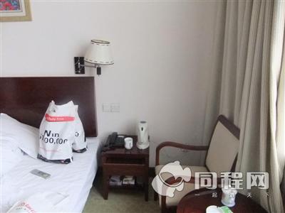 上海林顿商务酒店图片客房/床[由15605rkzvnc提供]