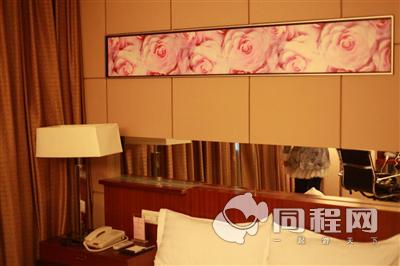 广州泛美大酒店图片客房/床[由13422itxkpz提供]
