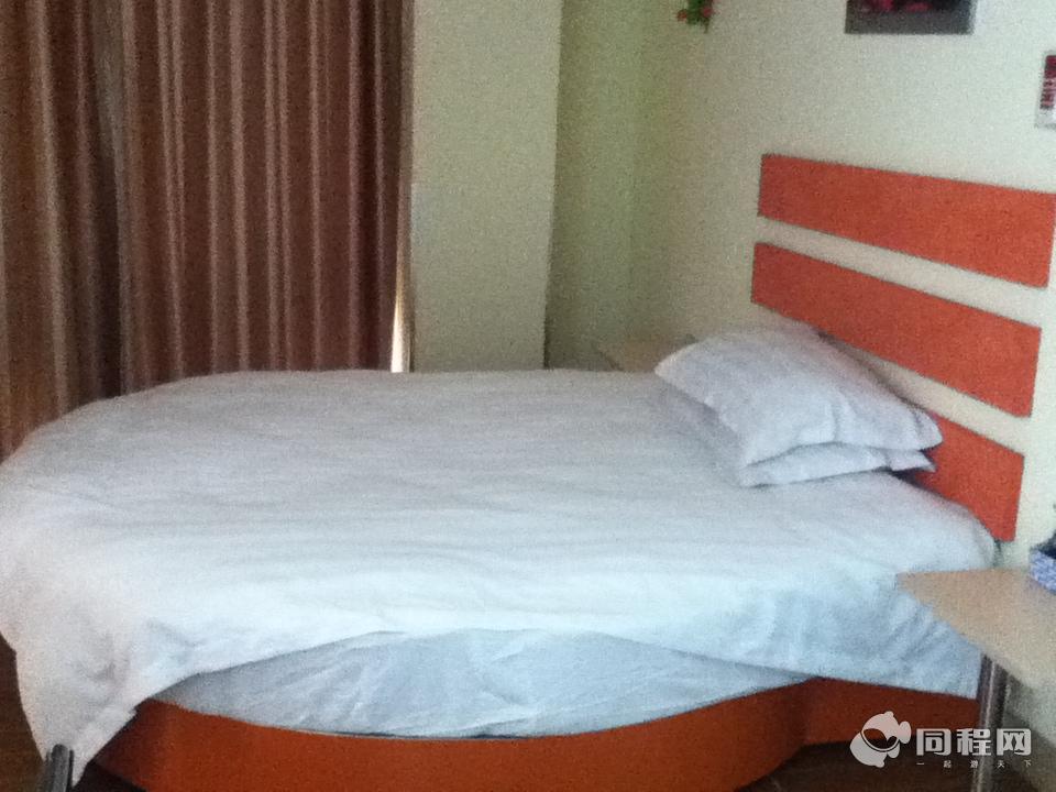 常州蓝鲸99连锁旅店图片房间[由sweetluyi提供]
