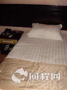 扬州宝带宾馆图片客房/床[由13764yudneb提供]