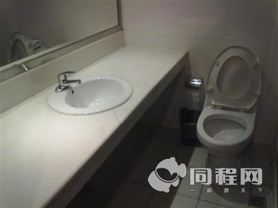 上海莫泰168连锁酒店（曲阳商务中心大柏树地铁站店）图片客房/卫浴[由13701lbuvim提供]