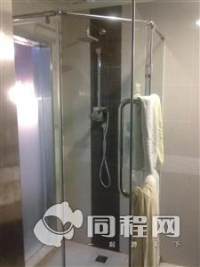 珠海莫泰168连锁酒店（柠溪路店）图片客房/卫浴[由13557xqlvgv提供]