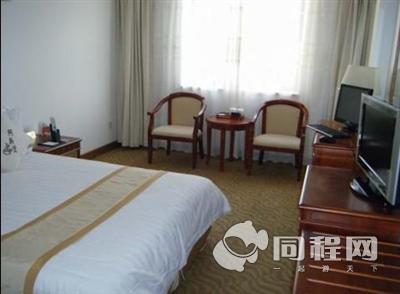上海阿英煲吉旅商务酒店图片大床