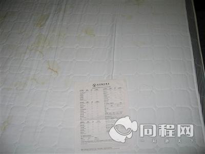 北京奥亚酒店图片客房/床[由13061xaipsz提供]