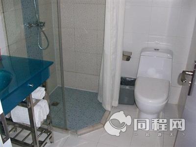 杭州速8酒店（武林广场店）图片客房/卫浴[由15858ttwwkk提供]