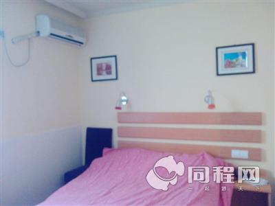上海松泰商务酒店（虹桥机场店）图片客房/床[由15004zyxmpd提供]