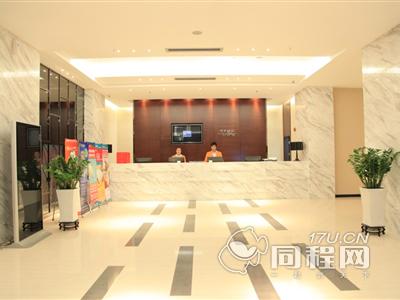 深圳城市便捷酒店（龙华汽车站店）图片前台
