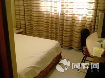 南京爱住商旅酒店（卡子门店）图片客房2（由1391385****提供）