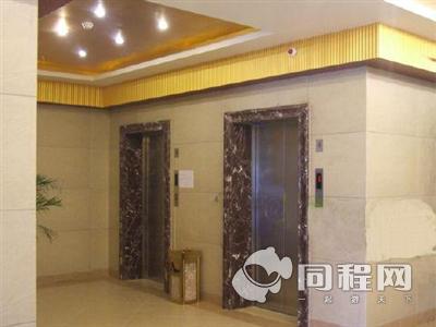 潍坊爱尊客商务酒店（青州店）图片电梯口