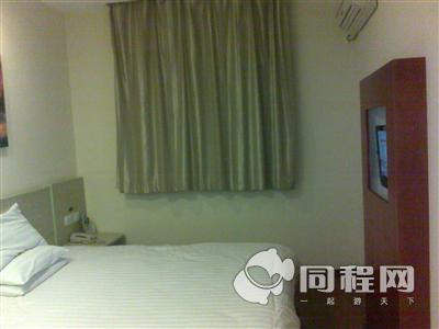 上海汉庭酒店（川沙店）图片客房/床[由13735lpvygp提供]