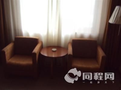 沈阳皇城商务酒店图片客房/卫浴[由15841nuxvjz提供]