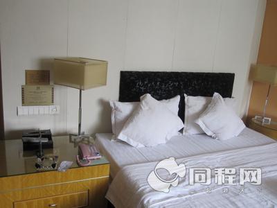 上海海阔天空大酒店图片客房/床[由13629mknqco提供]