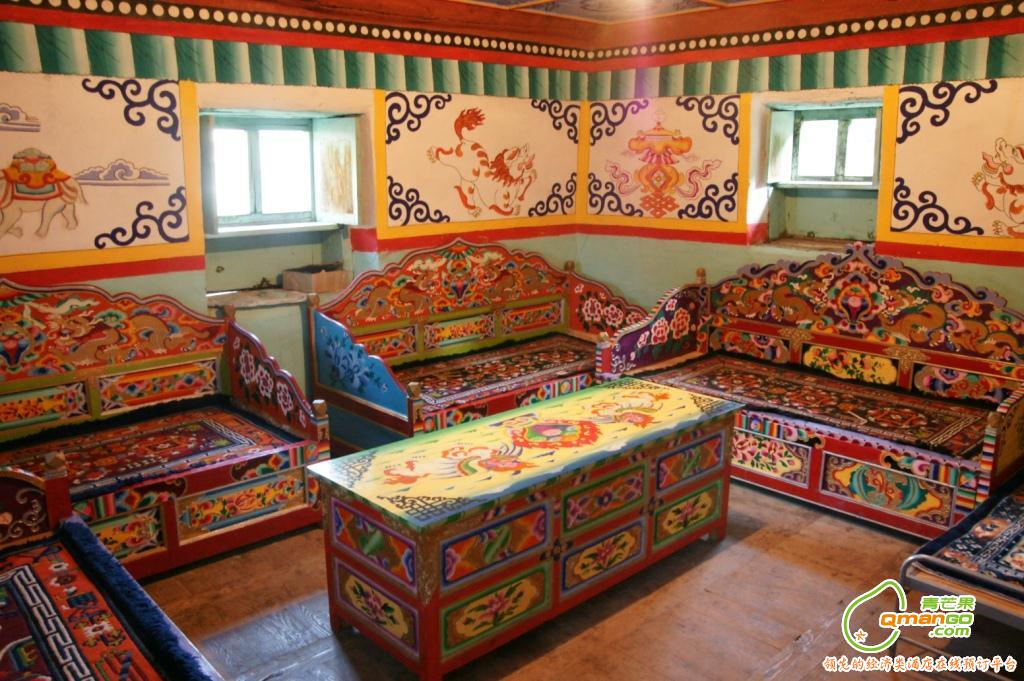藏式龙床房