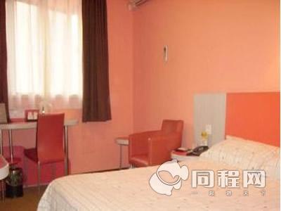 上海莫泰168连锁酒店（大宁国际商业中心共和新路店）图片大床房