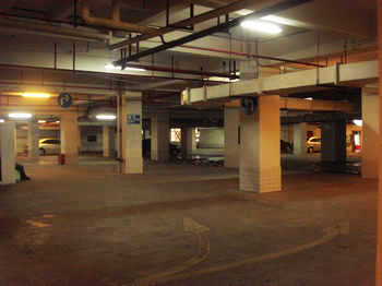 地下室停车区域