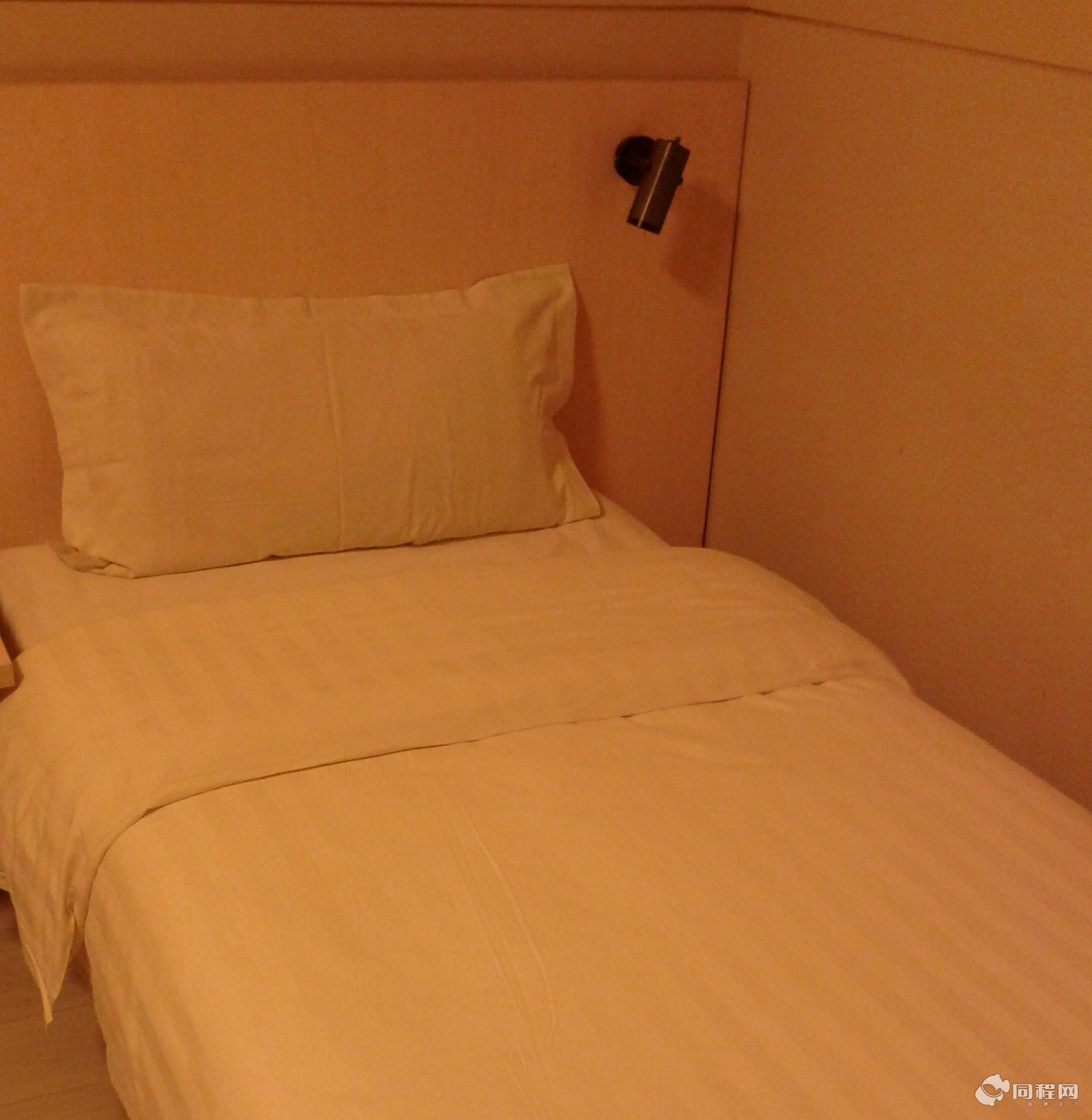 哈尔滨格林豪泰酒店（中山路民航大厦店）图片小床[由13377ldrafo提供]