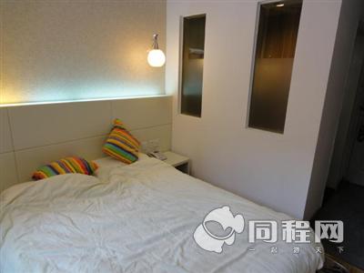 上海7天连锁酒店（延安西路地铁站店）图片客房/床[由13698jcyath提供]