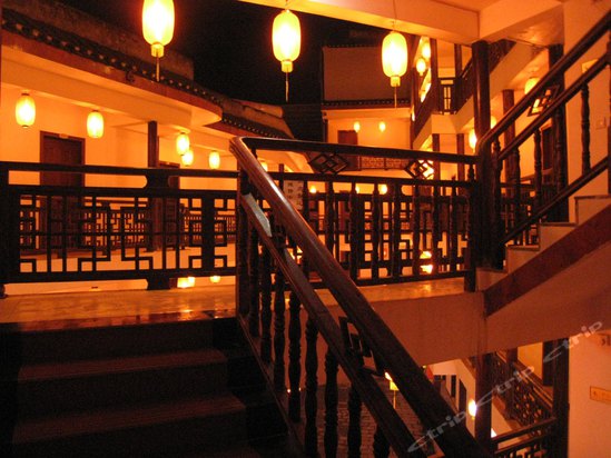 畔山酒店楼梯
