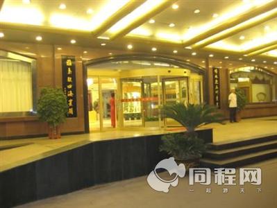 济南儒雅国际大酒店图片外观夜景
