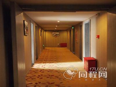 郑州小汤姆商旅酒店图片走廊