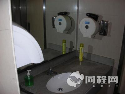 上海周浦酒店图片卫生间