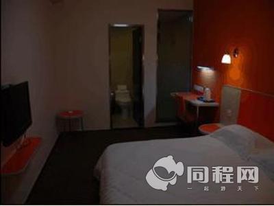 上海莫泰168连锁酒店（宝山友谊路店）图片大床