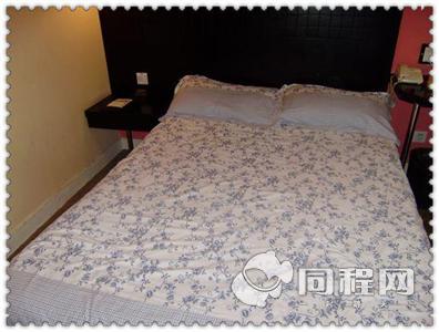 上海莫泰168连锁酒店（虹桥枢纽店）（原华翔路店）图片客房/床[由louisasuzhou提供]