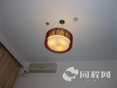 上海莫泰168连锁酒店（西藏南路店）图片客房/房内设施[由13626nfnhxv提供]