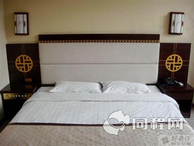 济南金博会所（绿洲商务酒店）图片客房/床[由dajiadpy提供]