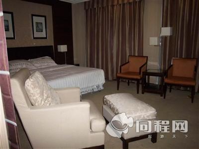 北京金龙建国温泉酒店图片客房/床[由13501vjrreo提供]