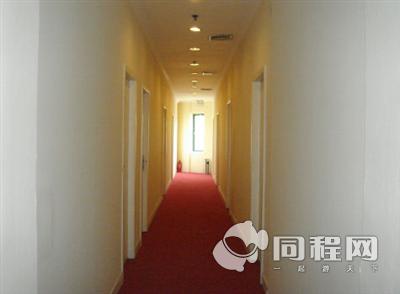 上海雷辣婆商务宾馆图片三楼走廊
