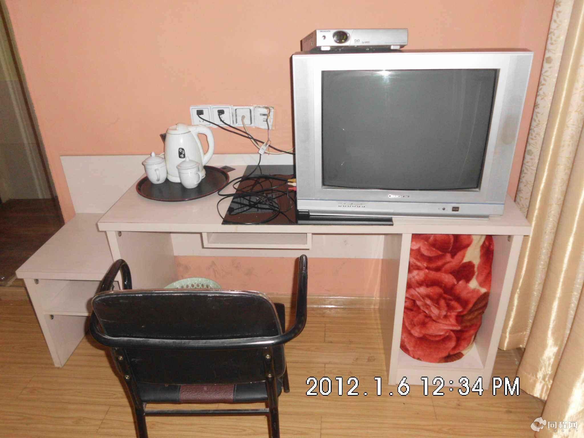 南京尚景宾馆图片办公桌、电视[由18967mynbie提供]