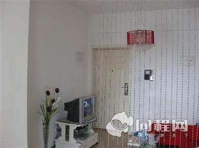 武汉紫晶城酒店公寓图片舒适套房客厅[由13451rkuoeg提供]