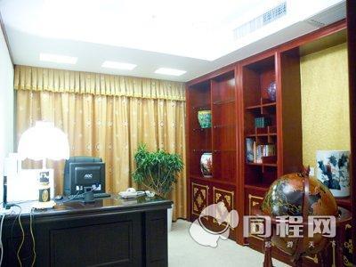 泉州惠安崇武大酒店图片总统套书房