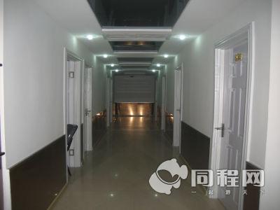 青岛锦鑫之星宾馆图片走廊