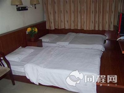 郑州e68宾馆图片客房/床[由13783yrxqmp提供]