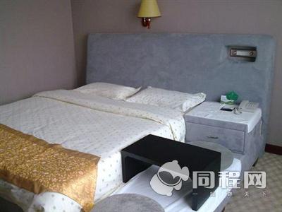 济南儒雅国际大酒店图片客房/床[由13562vbnqzi提供]
