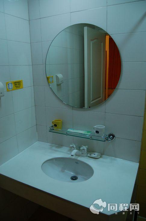 重庆如家快捷酒店（重庆牛角沱轻轨站店）图片浴室[由小乐会提供]
