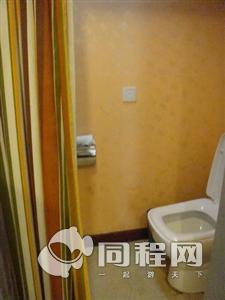 长春DNA商务酒店（人民广场店）图片客房/卫浴[由13774wtystw提供]