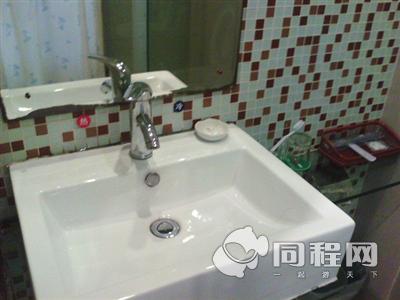 上海莫泰168连锁酒店（五角场万达广场店）图片客房/卫浴[由喜歡貓de魚提供]