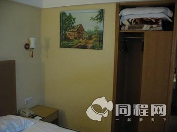 宁波速8酒店（朝晖店）图片客房/床[由13656ruieml提供]