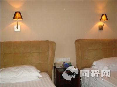 宁波东悦商务酒店图片客房/床[由13776zviuwl提供]