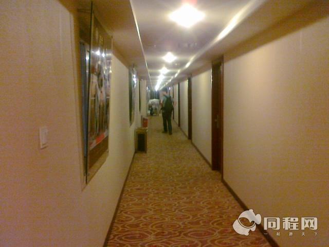 南京仟家客福商务酒店图片酒店走廊[由Acoustic提供]