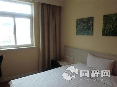 上海汉庭酒店连锁（外高桥店）图片客房/床[由13806vyrfoz提供]